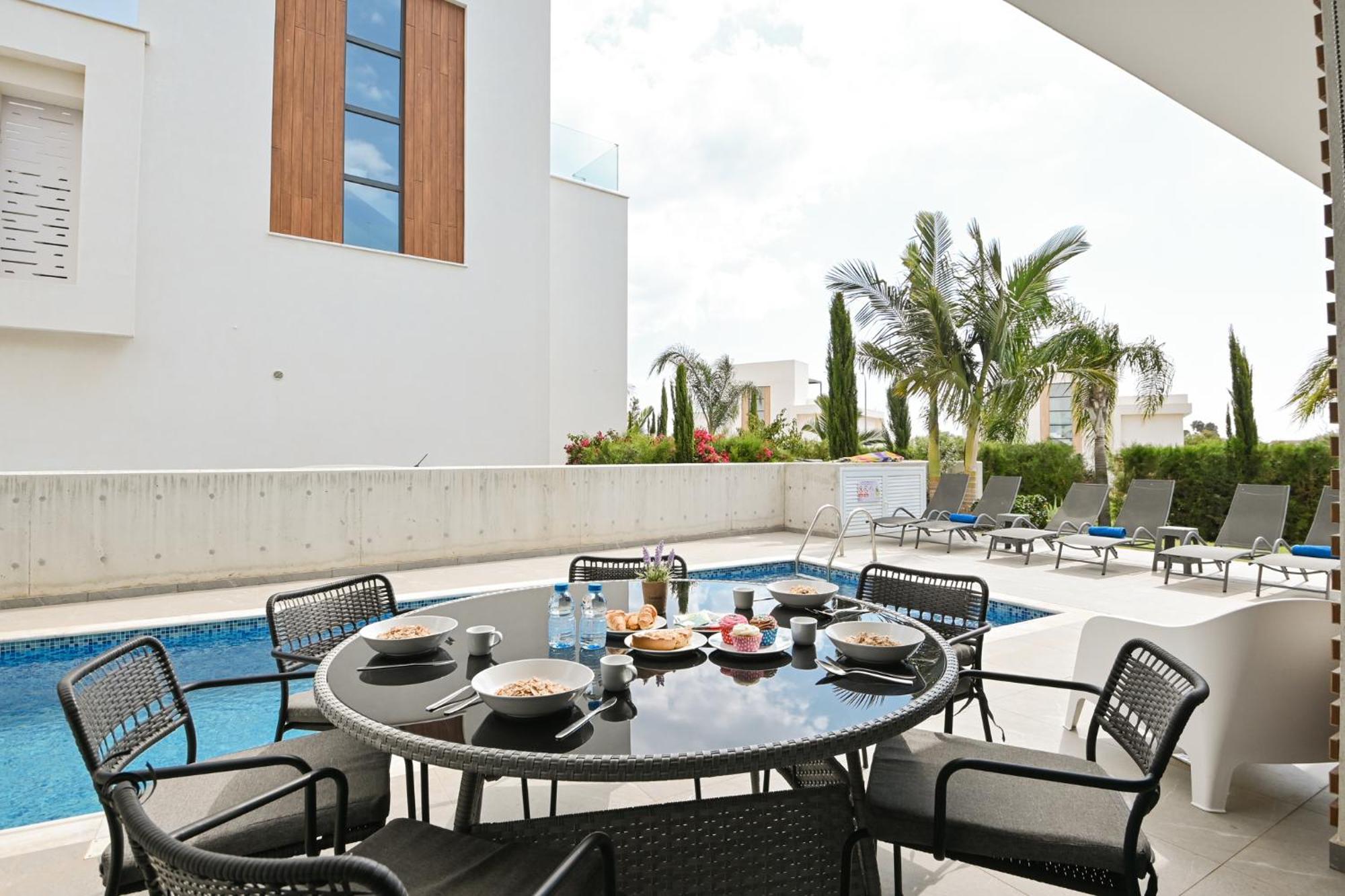 By The Beach Villa 12 Protaras Exterior photo